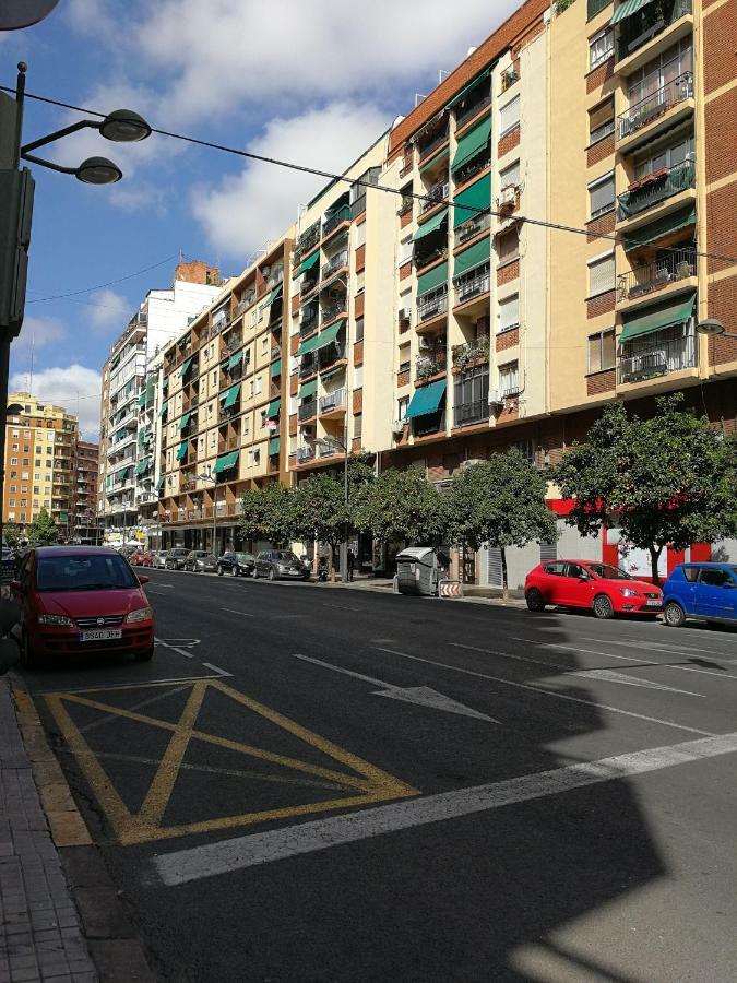 Centrico Apartamento En Valencia Proximo Parada De Metro Angel Guimera エクステリア 写真